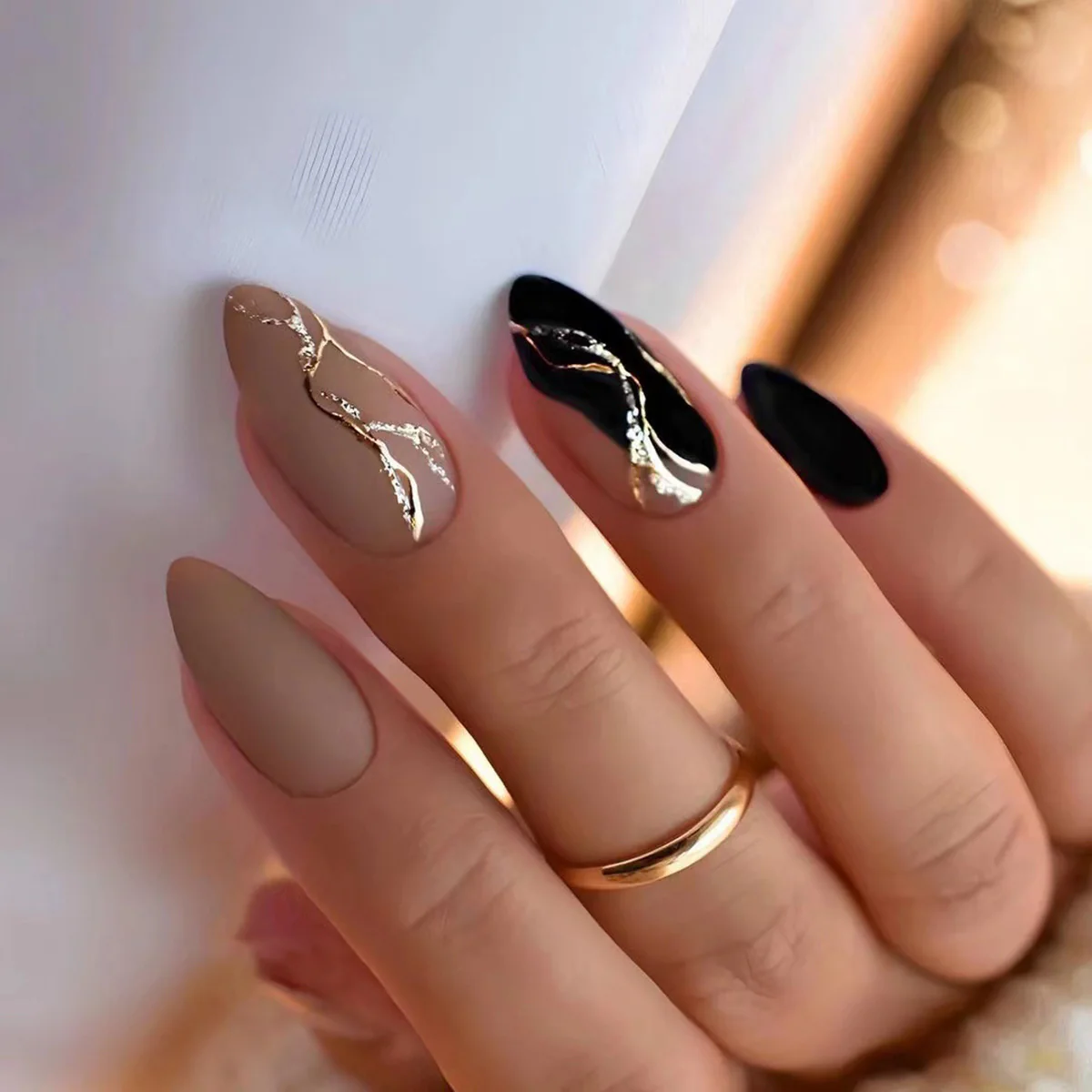 Be The Heroine Medium Almond Beige Everyday Press On Nails