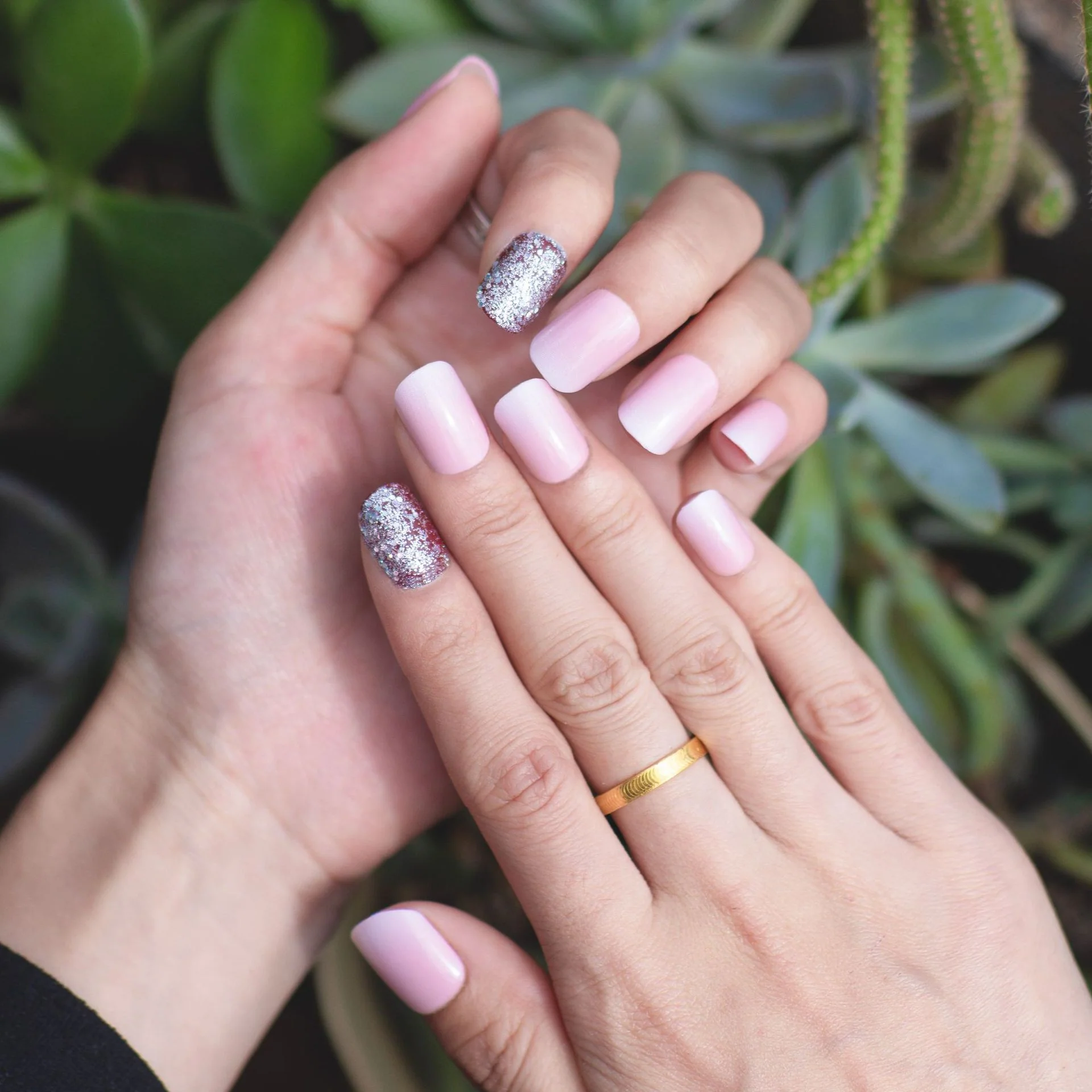 Bohemian Bliss Medium Square Pink Press On Nail Set with Sparkly Accent Nail