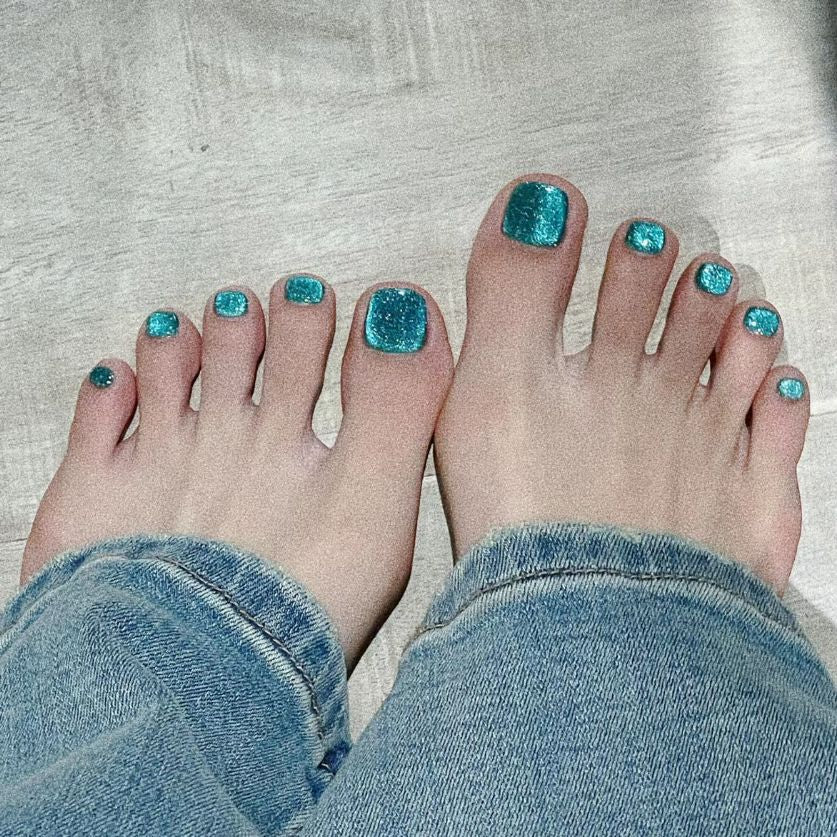 Cat Eye Glitter Blue Press On Toenails