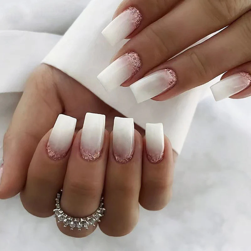 Cloudy Day Medium Square White Everyday Press On Nails