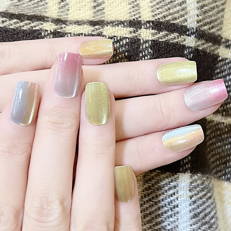 Cozy Textures Medium Squoval Multi-Tone Press-On Nails with Gradient Shimmer Finish
