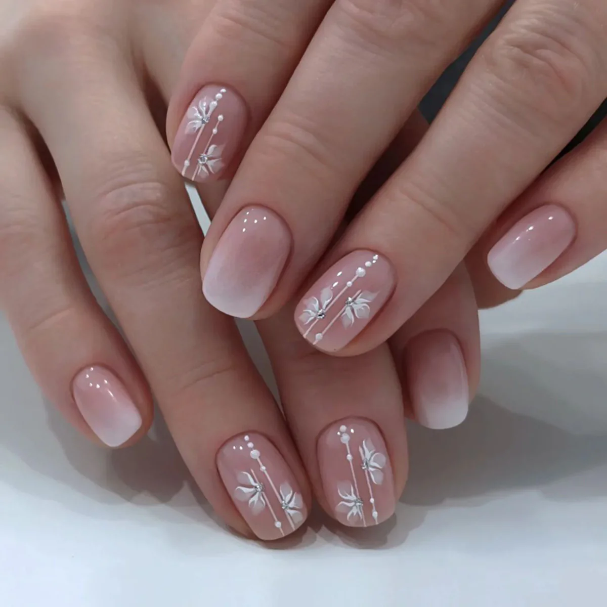 Florwers In The Wind Short Squoval White Vacation Press On Nails