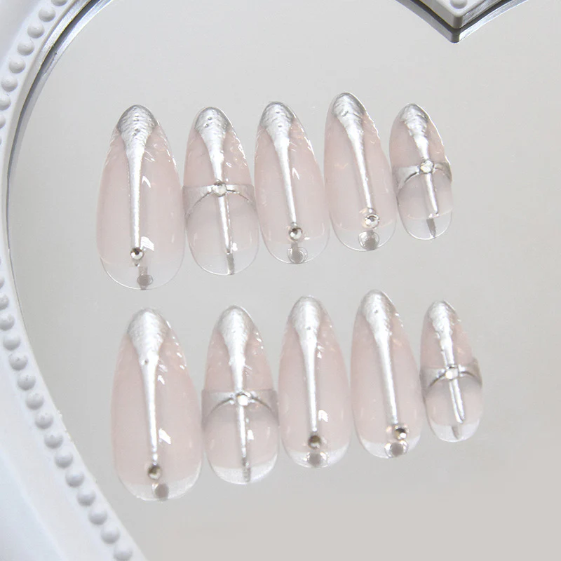 Glamorous Glamourous Press On Nails Elegant Short Almond Shaped Transparent Pink Design with Unique Silver Detailing