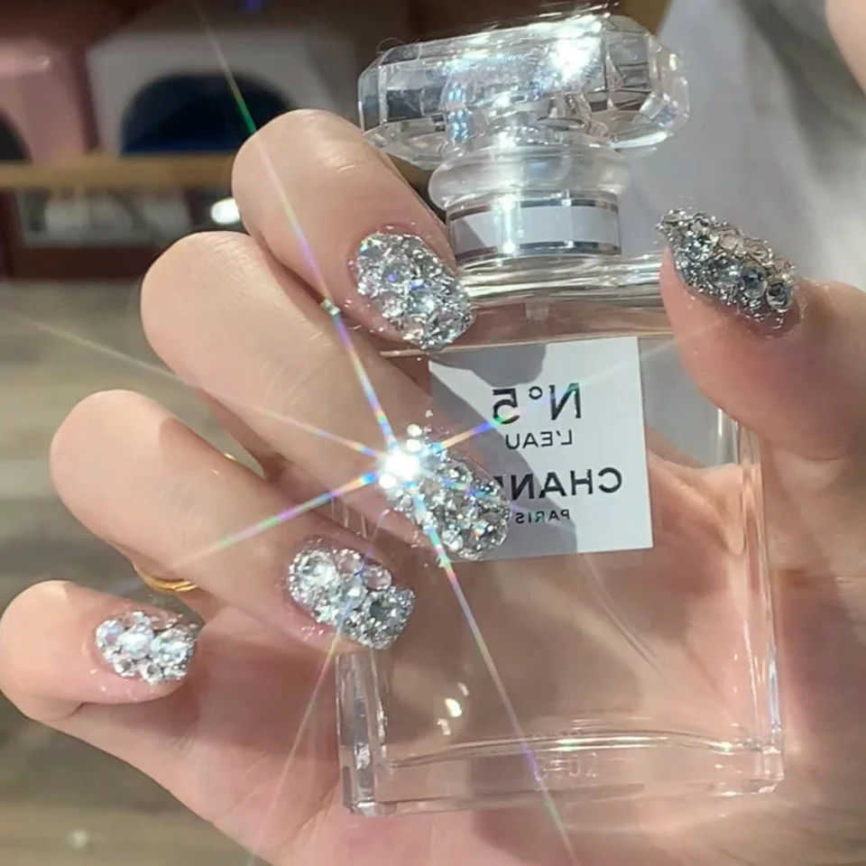 Glamorous Starlit Sparkle Long Square-shaped Silver Press On Nail Set with Rhinestone Accents