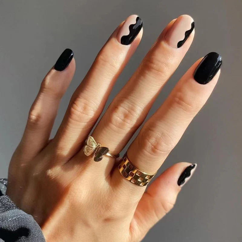 Initiated Medium Oval Black Everyday Press On Nails