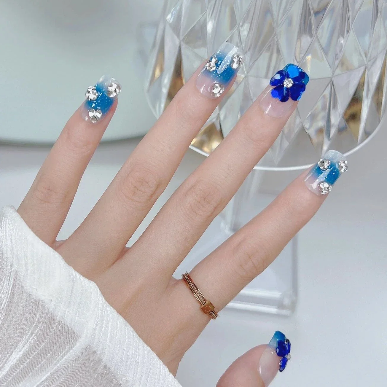 Jelly Flowers Short Square Blue Studded Press On Nails - Image 3