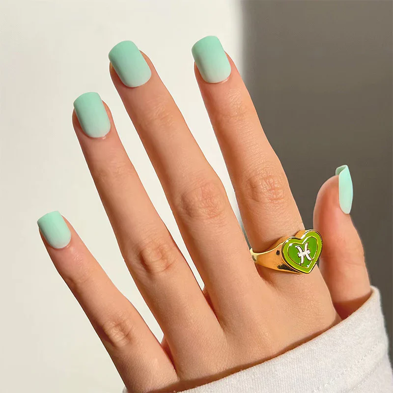 Rainy Roses Press On Nails - Image 24