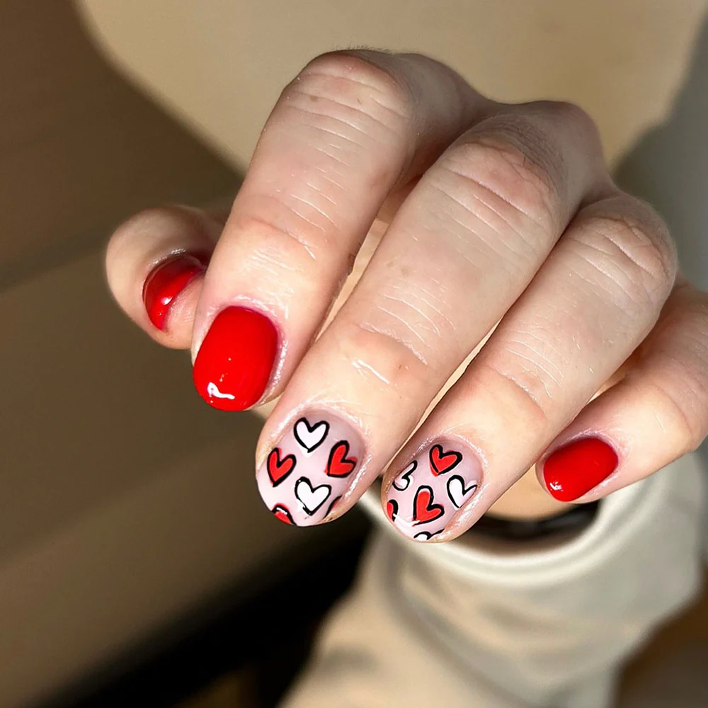 Romantic Red Short Oval Nail Set with Heart Patterns