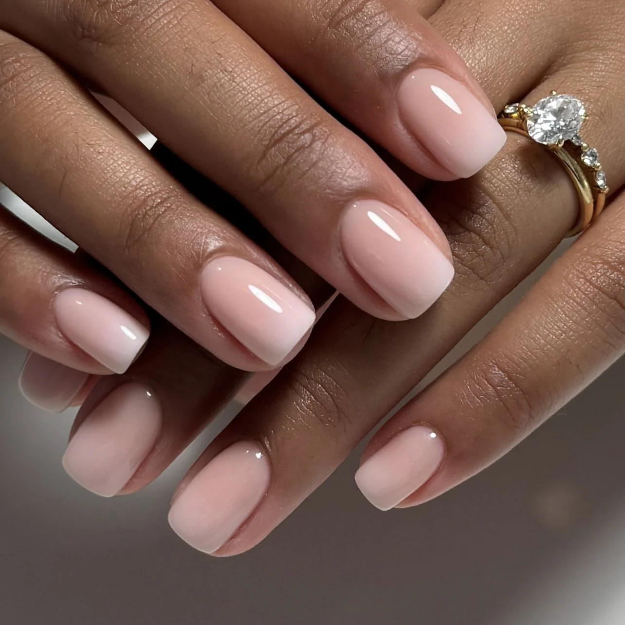 Serene Elegance Press-On Nail Set Short Square Pink Glossy Finish with Gradient Ombre Effect